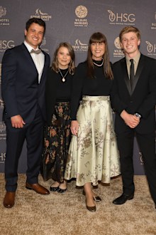 Chandler Powell, Bindi Irwin, Terri Irwin and Robert Clarence Irwin 