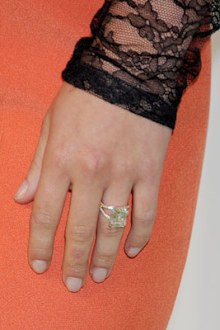Hayden Panettiere dazzles on red carpet in sheer dressand a huge  engagement ring! | Nine.com.au
