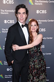  Sasha Cohen and Isla Fisher attend the 45th Kennedy Center Honors ceremony at The Kennedy Center on December 04, 2022 in Washington, DC. 
