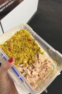meal prepping 9Honey workers