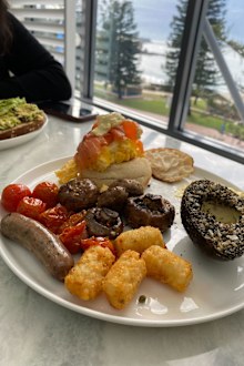 Crowne Plaza Coogee Beach breakfast