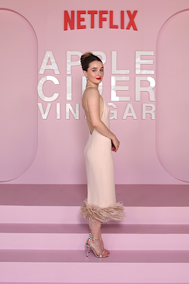 Kaitlyn Dever 