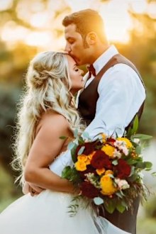 Bride breaks foot during wedding dance