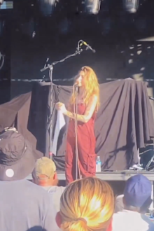Paris Jackson tribute to her late dad on stage