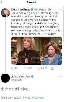 That '70s Show, Ashton Kutcher, tweets, co-stars Topher Grace, Debra Jo Rupp, Tanya Roberts, death