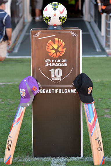 <b>One of Australian sport’s darkest days has been reflected across the nation – and the world – with players of all ages mourning the death of Phillip Hughes.</b><br/><br/>From Hughes’ great love, cricket, to golf and football, clubs and players have paid their respects to the 25-year-old.<br/><br/>Sporting black armbands, ribbons or just tape, and observing minute-long silences, these are the snapshots of a world-wide sporting community grieving a terrible tragedy. <br/><br/>