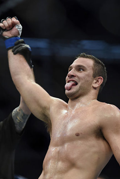 Giane Villante defeated Anthony Perosh in their light heavyweight fight.