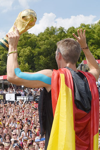 <b>Germany are counting the cost of wild World Cup celebrations after the champions damaged their trophy.</b><br/><br/>DFB president Wolfgang Niersbach confirmed to German newspaper <i>Die Welt</i> that “a small piece of our World Cup trophy was chipped off."<br/><br/>However, Niersbach said the damage would be easily fixed and vowed to hunt down the responsible party for the ding.<br/><br/>But the Germans need not worry, they aren’t the only victors to celebrate too hard with their spoils …
