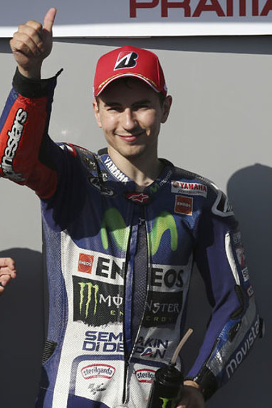 Lorenzo closed the gap Valentino Rossi in the title hunt.