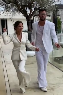 Chris Hemsworth and Elsa Pataky dance at their white party.