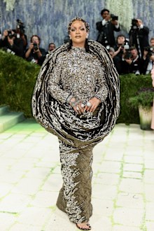  Rihanna attend the 2026 Met Gala celebrating "Costume Art" at the Metropolitan Museum of Art on May 04, 2026 in New York City. 