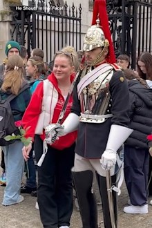 King's guard yells at tourist for nudging him
