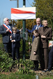 (L-R) Mayor Hervé Van Praag, Prince Jacques of Monaco, Prince Albert II of Monaco, Princess Charlene of Monaco and Princess Gabriella of Monaco 