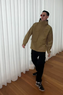 LIam Stapleton as Liam Gallagher