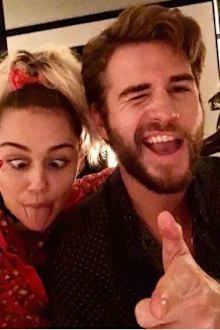 Miley Cyrus, Liam Hemsworth, Instagram, selfie, Christmas