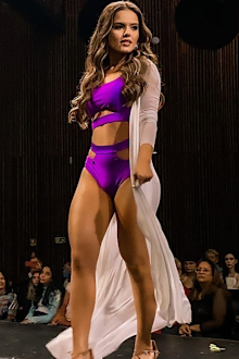 Ana Livia Diniz beauty pageant contestant mistake
