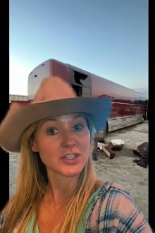 Jewel explains bus fire on tour
