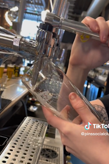 Bartender shares best techniques for serving drinks to customers