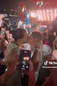 Harry Styles helps fan propose at Melbourne concert during Aussie tour 