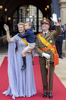 LUXEMBOURG, LUXEMBOURG - OCTOBER 03: Grand Duchess Stéphanie de Lannoy of Luxembourg, Prince Charles of Luxembourg and Grand Duke Guillaume of Luxembourg during the Abdication of Grand Duke Henri of Luxembourg and Accession to the Throne of His Royal Highness Crown Prince Guillaume on October 03, 2025 in Luxembourg, Luxembourg. (Photo by Patrick van Katwijk/Getty Images)