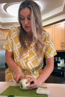 Nicole Renard (aka Nicole the Nomad), shared her easy trick to reduce tears while cutting onions revealing that all you need is a paper towel.