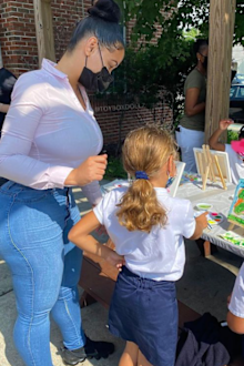 Teacher in the US defends herself against criticism over inappropriate outfits