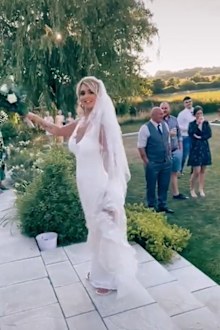 Bride orchestrates mother's proposal at her wedding. Tiktok