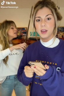 Boyfriend apology mocked viral