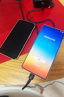 9PR: Samsung iPhone comparison