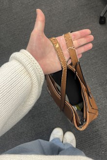9PR: Erin's handbag handles breaking