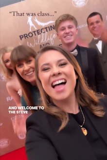 Bindi Irwin, Robert Irwin, Terri Irwin, Rorie Buckey, Chandler Powell
