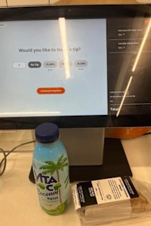 Traveller asked to tip at airport self service check out