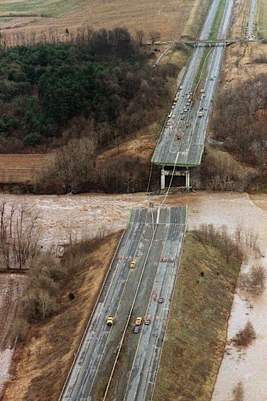 Schoharie Creek Bridge, New York state, 1987