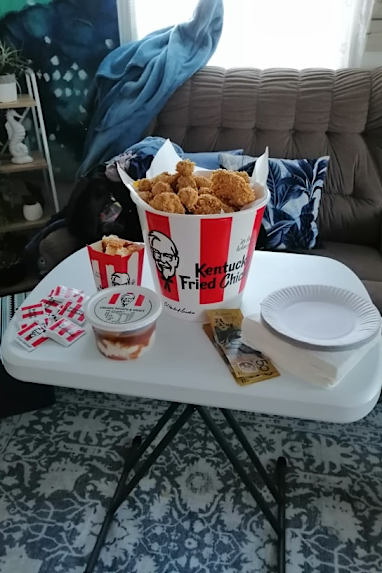 Aussie mum reveals how she turned Coles mud cakes into 'KFC bucket of chicken' dessert