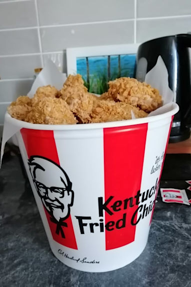Aussie mum reveals how she turned Coles mud cakes into 'KFC bucket of chicken' dessert