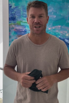 A still of the instagram post David Warner used to announce he had been reunited with his baggy greens.