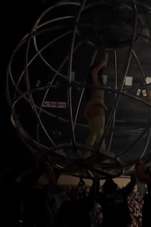 Katy Perry stage malfunction in Adelaide