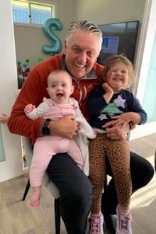 ray hadley with wife children and grandchildren 2GB