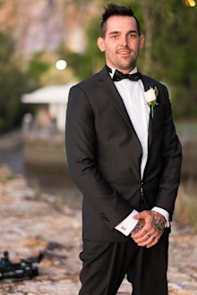 Keller's suit supplied by Ron Bennett.