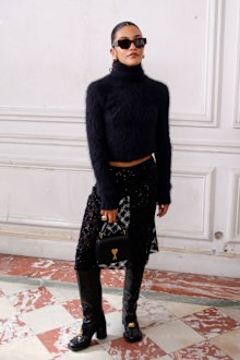 PARIS, FRANCE - JUNE 20: (EDITORIAL USE ONLY - For Non-Editorial use please seek approval from Fashion House) Olivia Dean attends the AMI - Alexandre Mattiussi Menswear Spring/Summer 2025 show as part of Paris Fashion Week on June 20, 2024 in Paris, France. (Photo by Julien M. Hekimian/Getty Images)