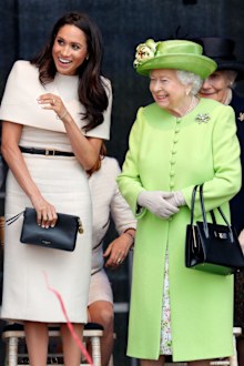 Queen handbag signals 