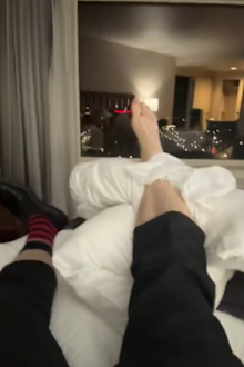 Fran Healy of Travis band twisted his ankle