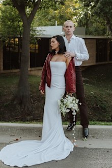 Bride surprises husband mid-wedding with dramatic haircut