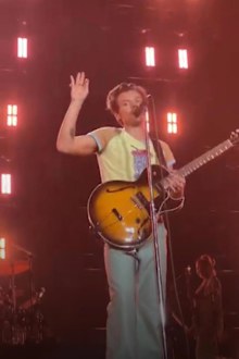 Harry Styles kicks off Aussie tour in Perth.