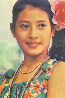 'Crown Prince Vajiralongkorn began living with actress Yuvadhida Polpraserth.'