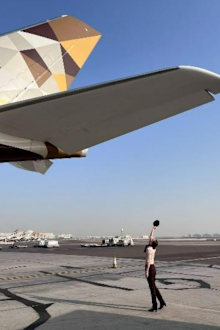 etihad flight attendant