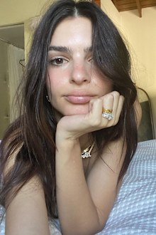 Emily Ratajkowski 