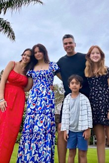 Jessica Alba with lookalike kids