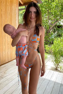 Emily Ratajkowski twins with son