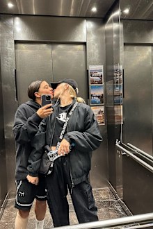 Sam Kerr and Kristie Mewis shared a sweet elevator shot on Instagram.